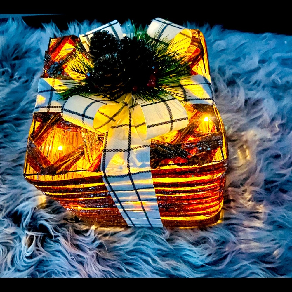 Lighted Christmas Box
